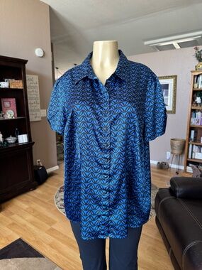 Dressbarn silky royal blue & black short sleeve button up blouse-1X